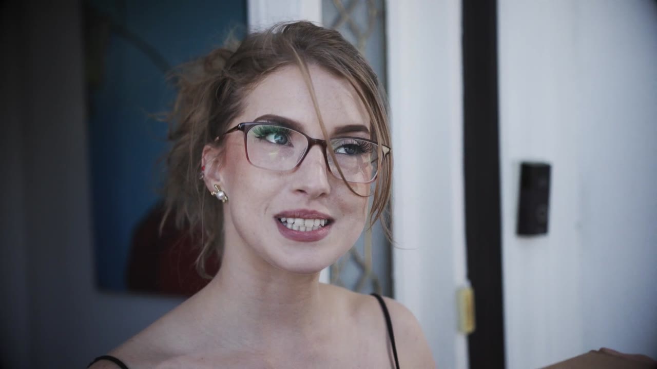 Octavia Red Seduces Her Married Neighbor gallery image 1