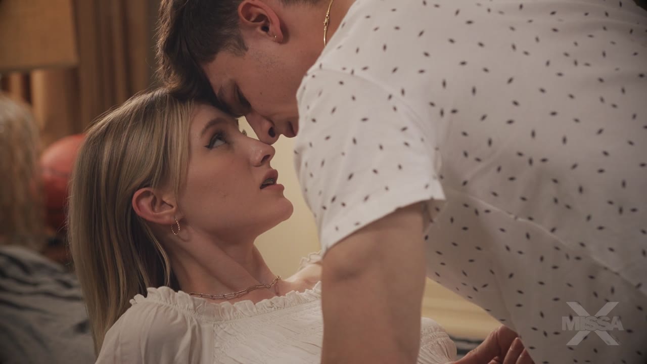 Melody Marks Takes a Big Facial gallery image 3