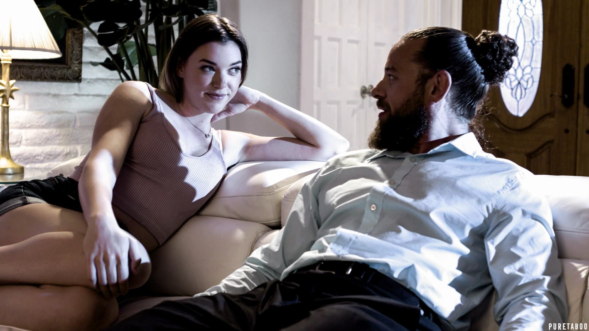 Babysitter Anny Aurora Seduces Her Step-Uncle gallery image 5