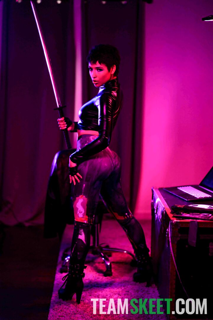 Brooklyn Gray Cosplays and Gets a Creamy Finish gallery image 6