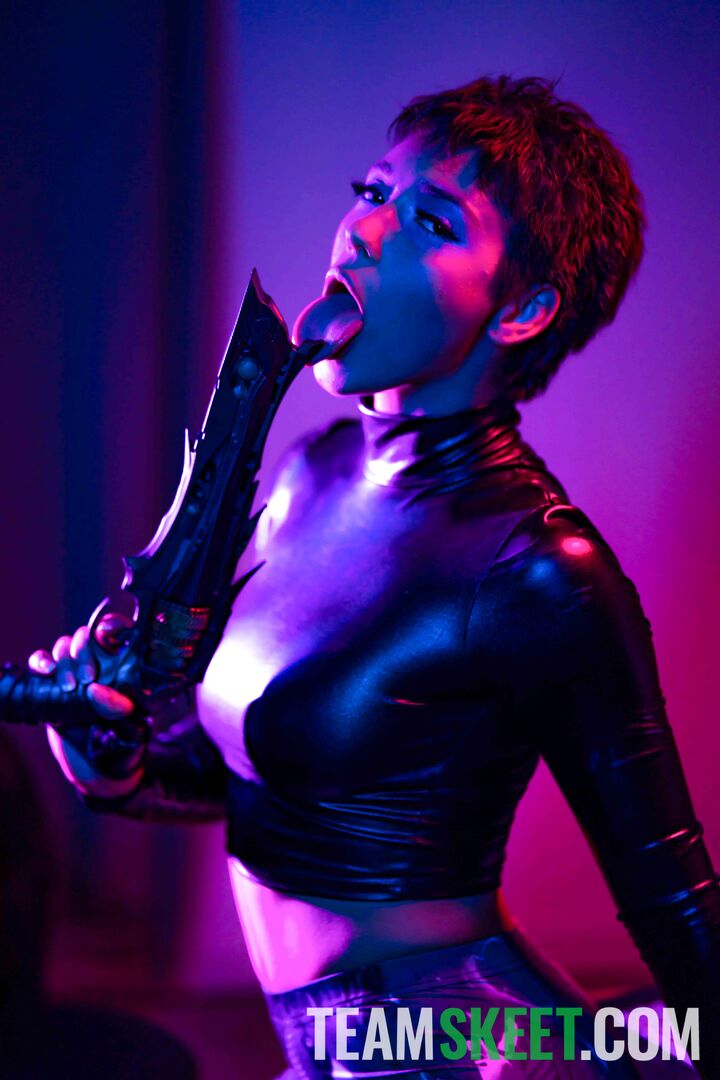 Brooklyn Gray Cosplays and Gets a Creamy Finish gallery image 4