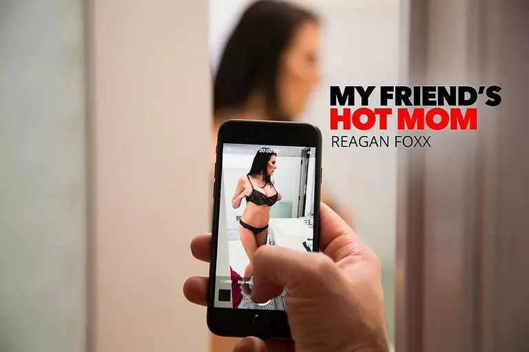 Poster for Reagan Foxx Gives Him a Sloppy Blowjob in the Shower