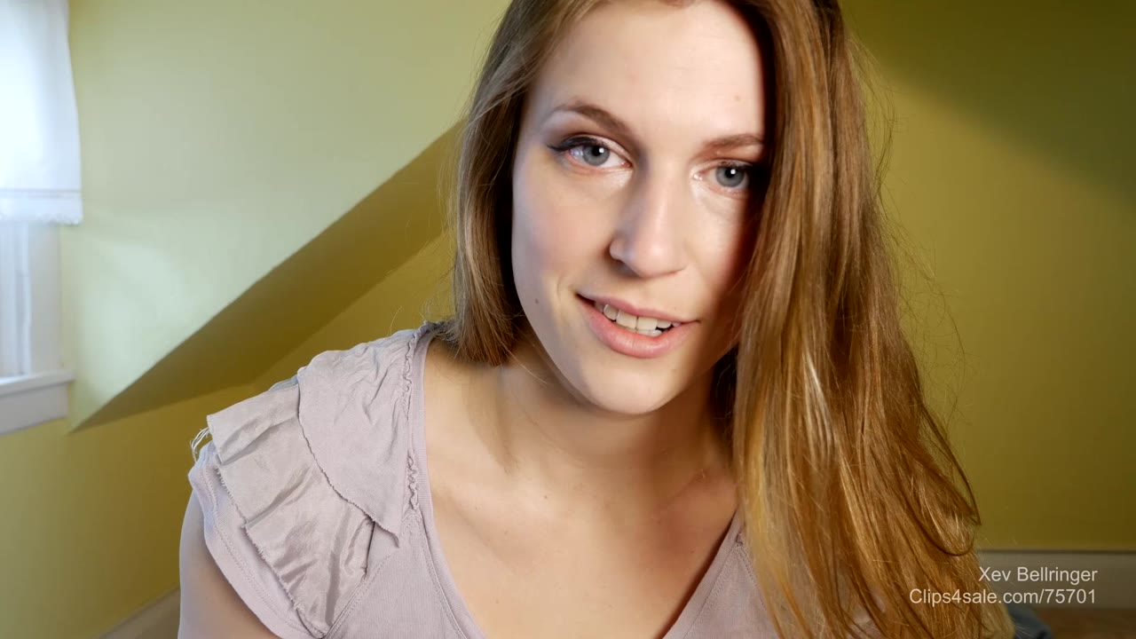 Stepsister Xev Bellringer Deepthroats Her Stepbrother in Public gallery image 4