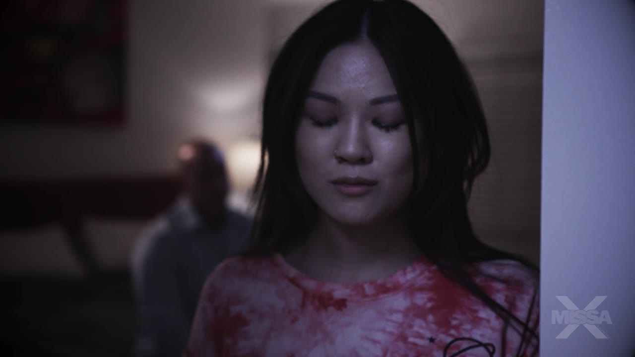 Stepdaughter Lulu Chu Gets a Creampie from Her Stepdad gallery image 3