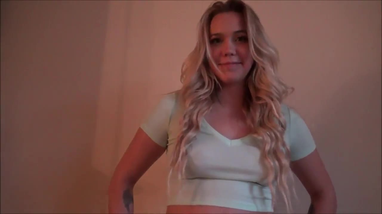 MILF Jazmin Grey Takes a Big Facial gallery image 1