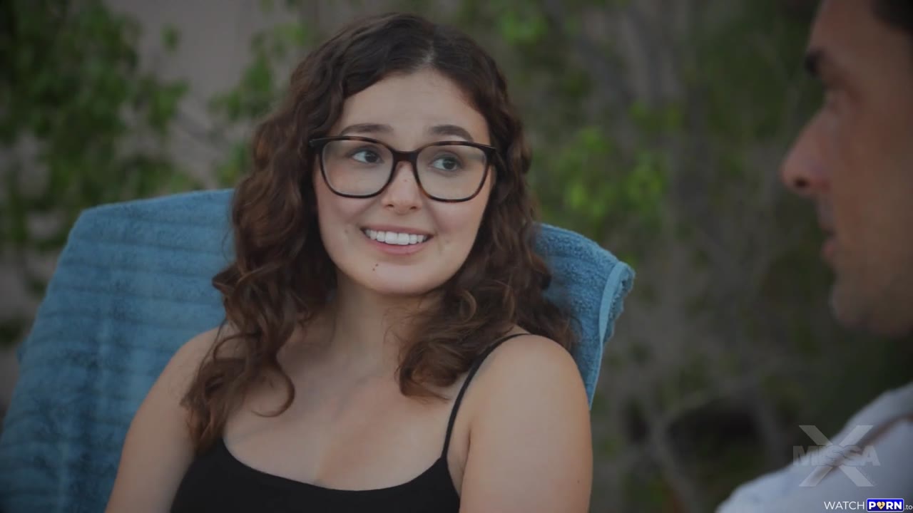 Stepdaughter Leana Lovings Lets Her Stepdad Cum Inside Her gallery image 2